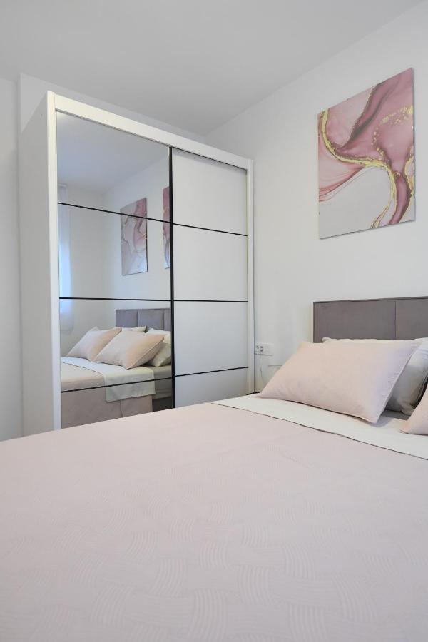 Garden Apartment Leoma With Free Parking! زادار المظهر الخارجي الصورة